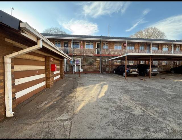 2 BEDROOM APARTMENT FOR SALE IN VANDERBIJLPARK CW 6
